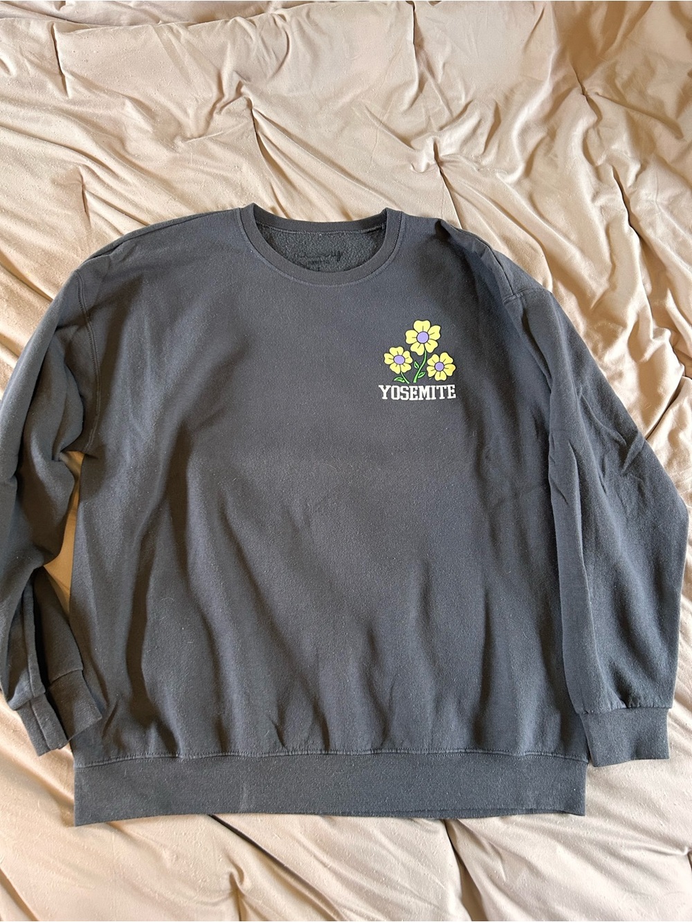 Yosemite Crewneck Sweatshirt with Floral Logo